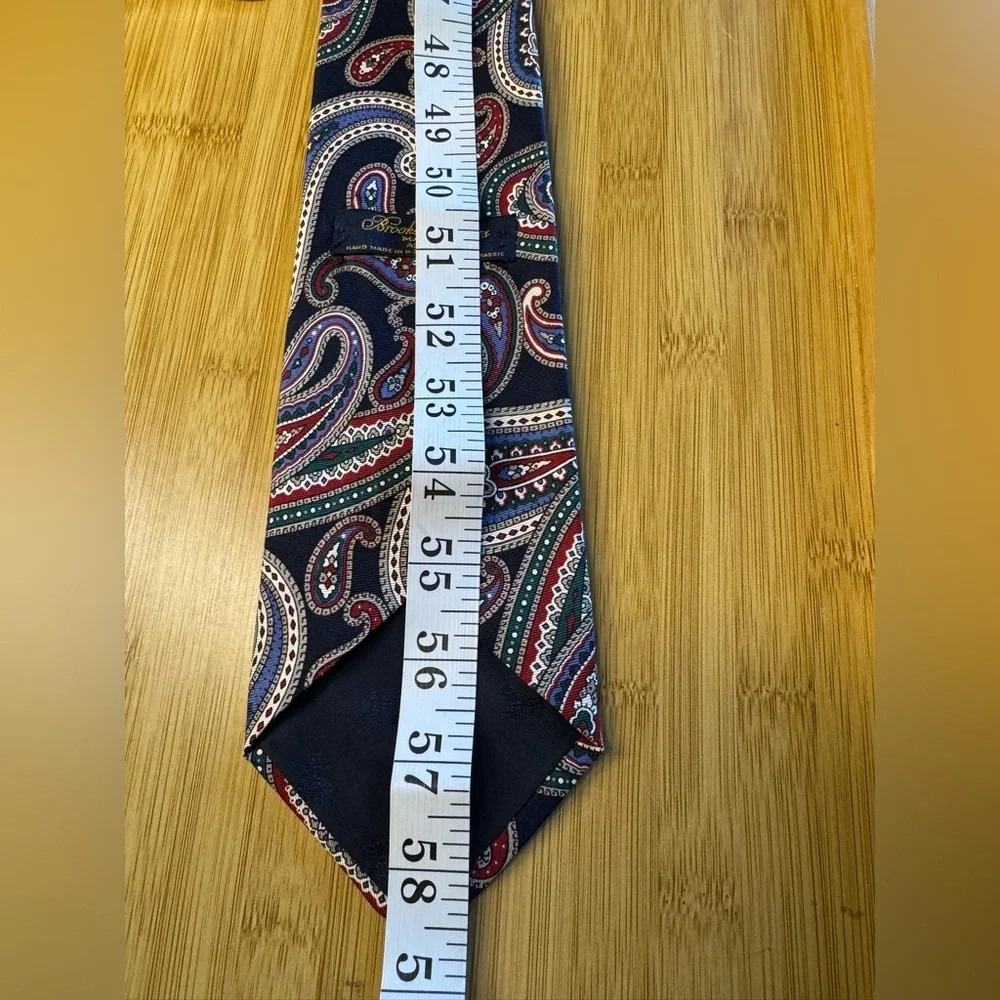 Brooks Brothers Makers Navy Blue Paisley 100% Silk Tie Made In The USA 58.5”